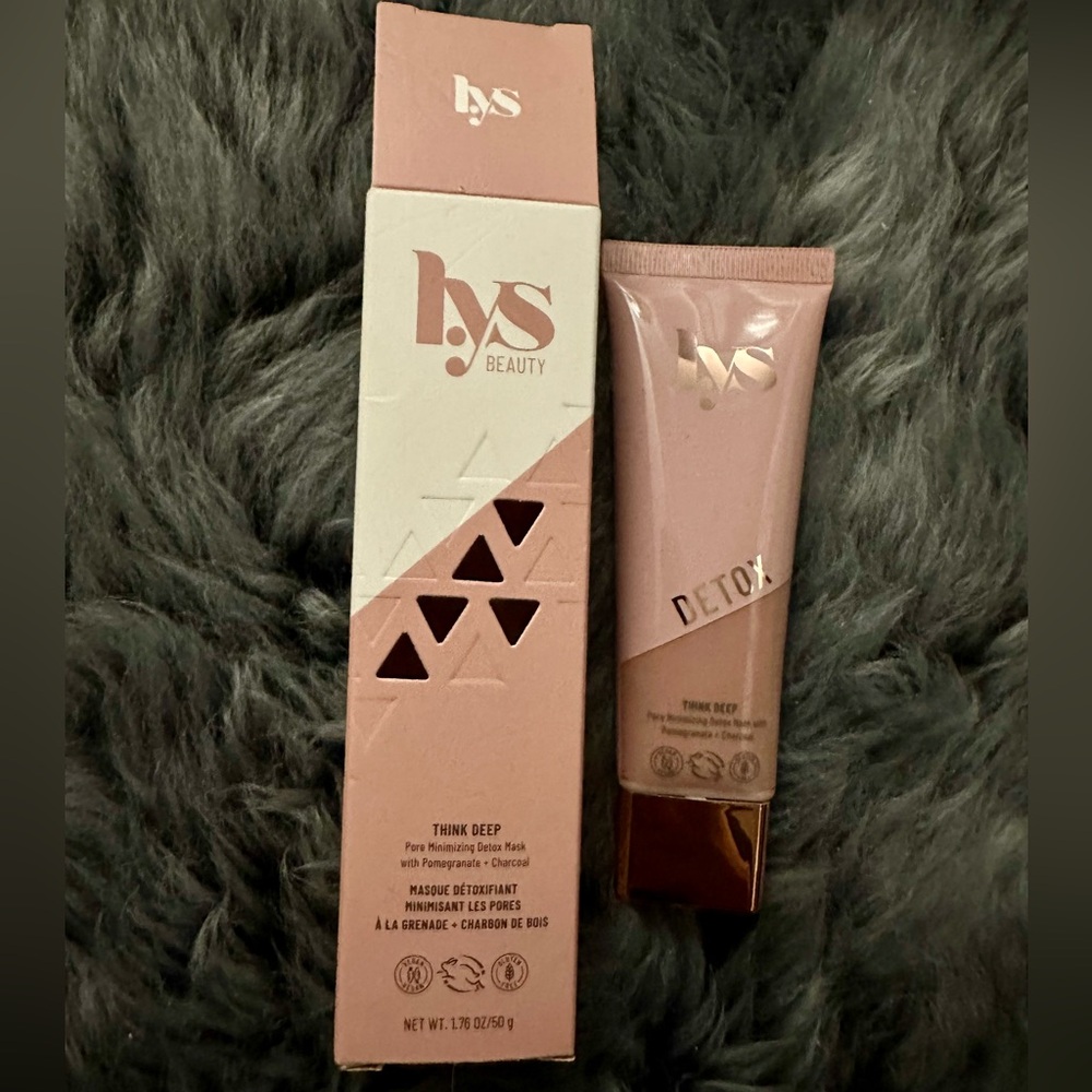 Lys Beauty THINK DEEP PORE MINIMIZING DETOX MASK WITH POMEGRANATE + CHARCOAL